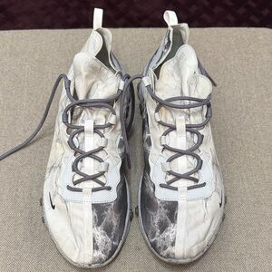 Nike Men’s Marble-Print Gray and White Sneakers